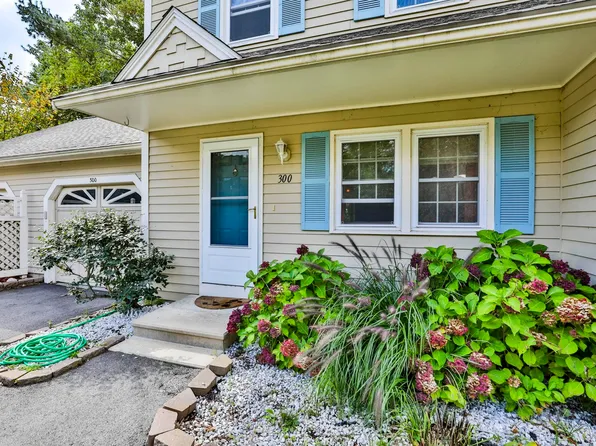 300 Winding Pond Road, Londonderry, NH 03053