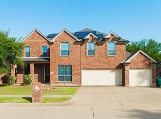 662 Oak Creek Dr, Cedar Hill, TX 75104