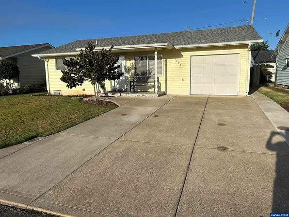 1753 Jansen Way, Woodburn, OR 97071