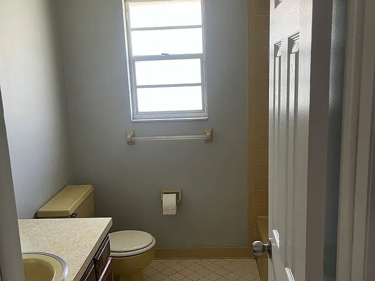 4073 Greenwillow Ln E — Photo 7