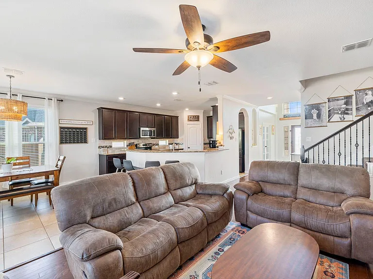 211 Chamberlain Dr — Photo 17