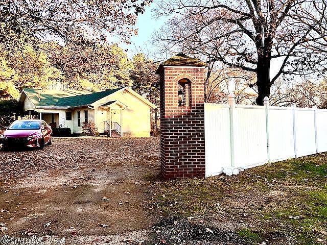 1st image of 222 Carl Dr