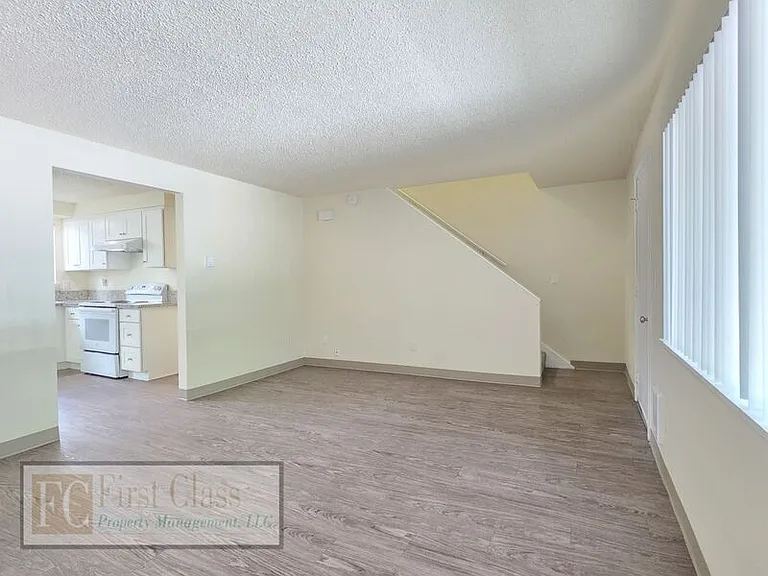1673 Dollar St — Photo 2