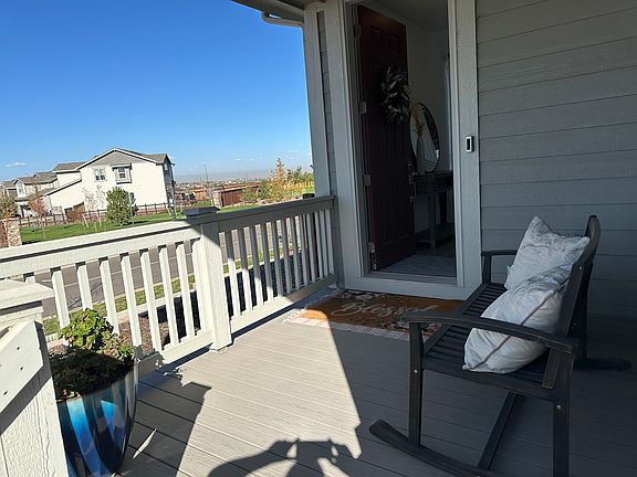 Front porch/entrance