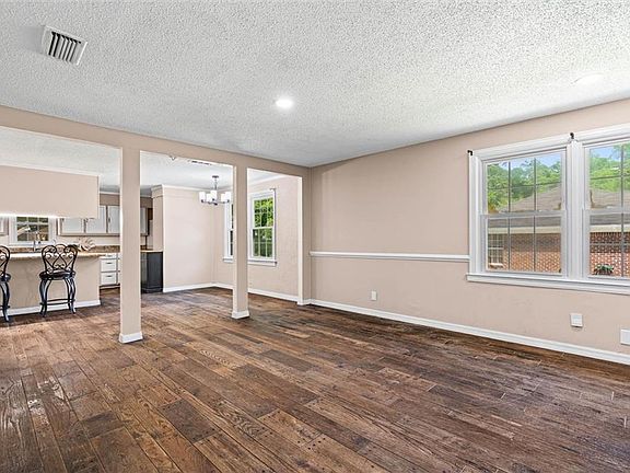5th image of 212 Valley Rd
