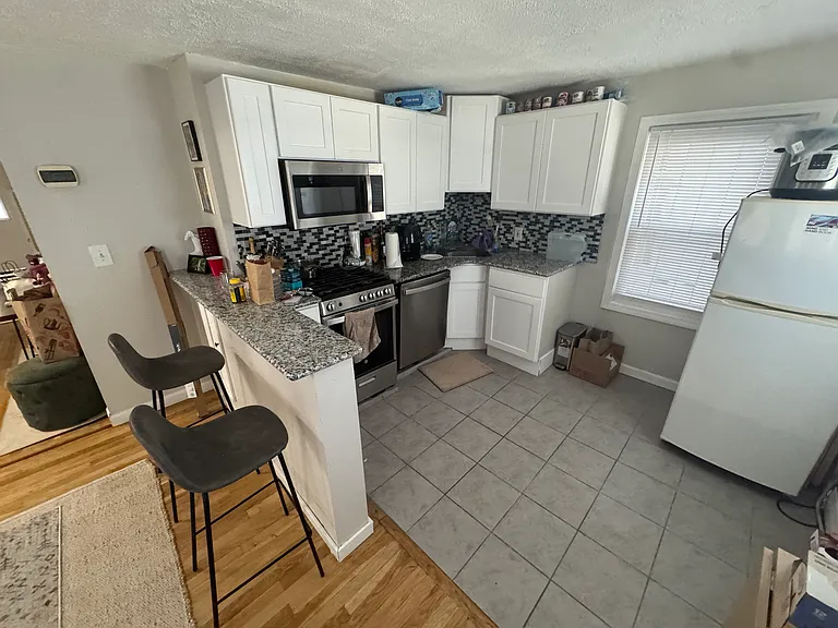166 5th St #2 — Photo 2