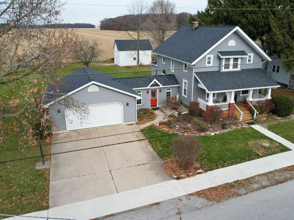 11509 Edgewater Ave, Hoagland, IN 46745