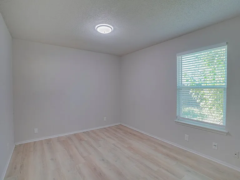 1206 Westcott Dr — Photo 14