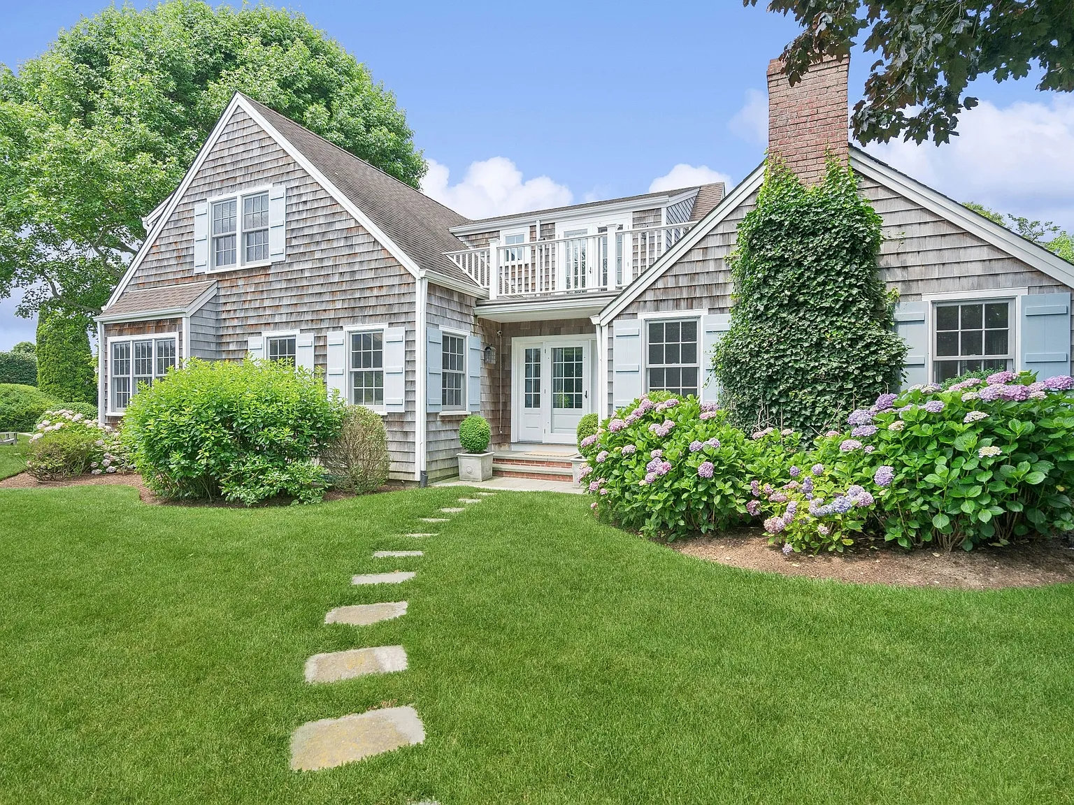 Wonderful Wainscott — Photo 4