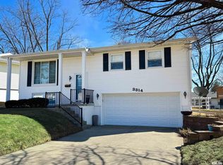 3314 W Birkshire Dr, Peoria, IL 61614