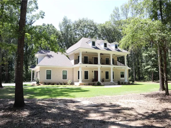 118 Shadow Moss Dr, Eufaula, AL 36027