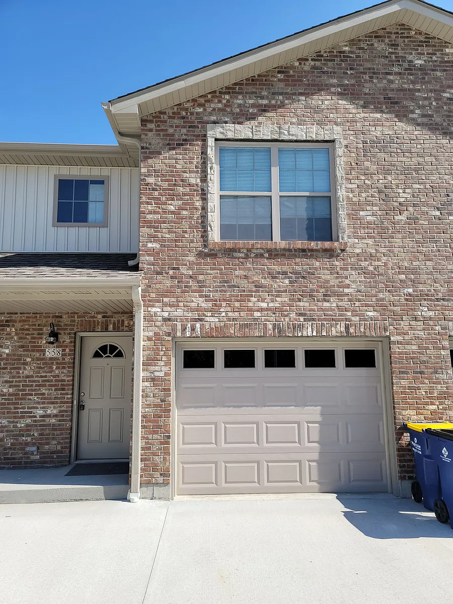 Building Photo - Hummingbird Heights