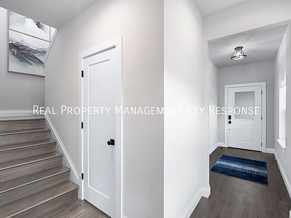2nd image of 2307B Burns St