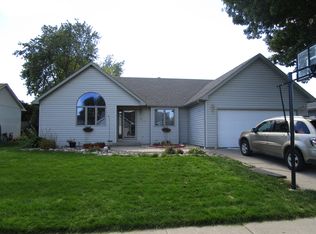 210 Topaz Dr, Sergeant Bluff, IA 51054