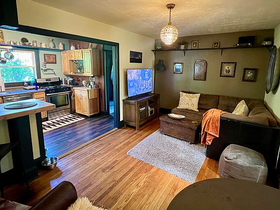 Living room with brand new 55" LG TV