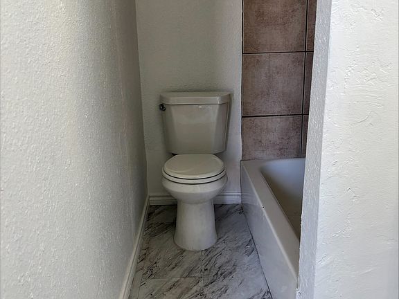 4th image of 1324 SE 8th Ave #2