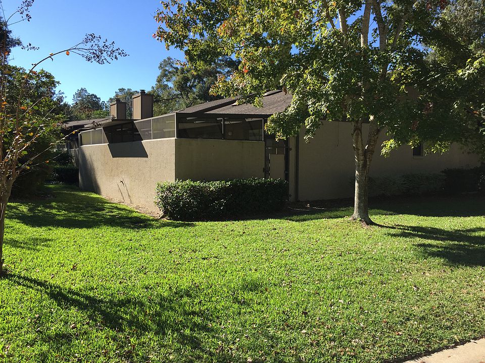 Side Yard Enclosed Patio