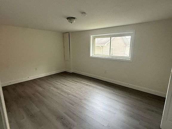 2nd image of 1300-1330 Windsor Ave #1302-B