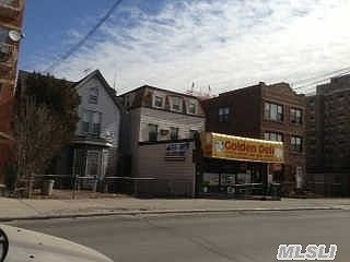 2nd image of 3225 Linden Pl