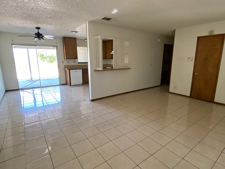 16463 Solvang Ave — Photo 10