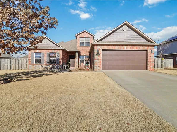 202 Sussex Ave, Lowell, AR 72745