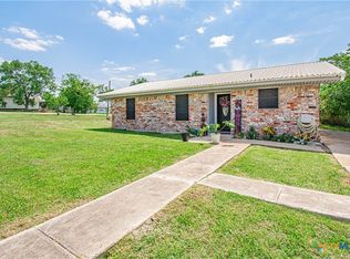 209 W Prairie Ave, Rogers, TX 76569