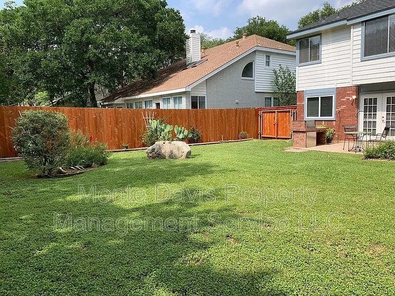 11506 Gun Fight Ln — Photo 28
