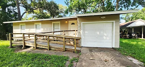 222 Winding Way St Photo 1
