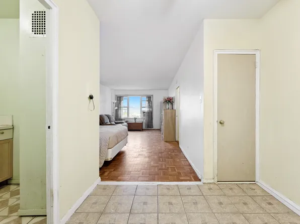 110-45 Queens Boulevard image 1 of 20