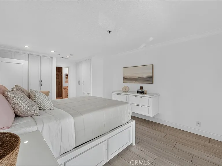 950 Cagney Ln #207 — Photo 20