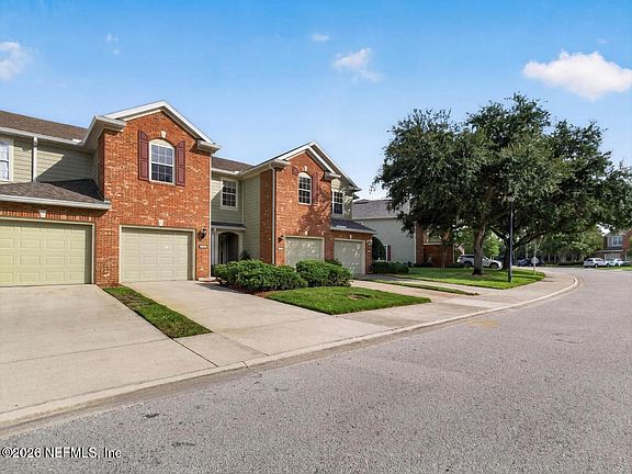 3rd image of 6966 ROUNDLEAF Drive