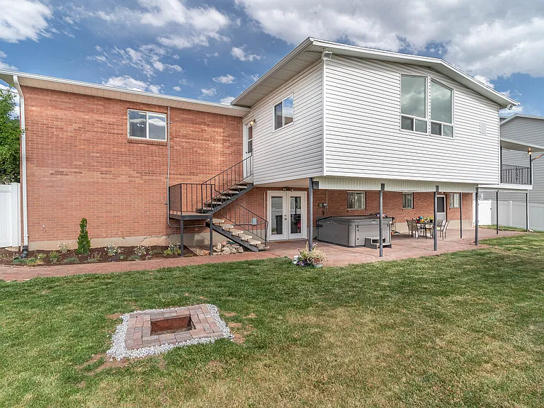 289 N 700 E — Photo 20