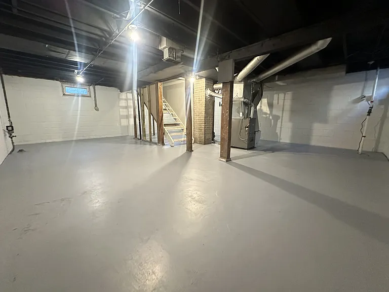 523 Webster Ave #1 — Photo 11