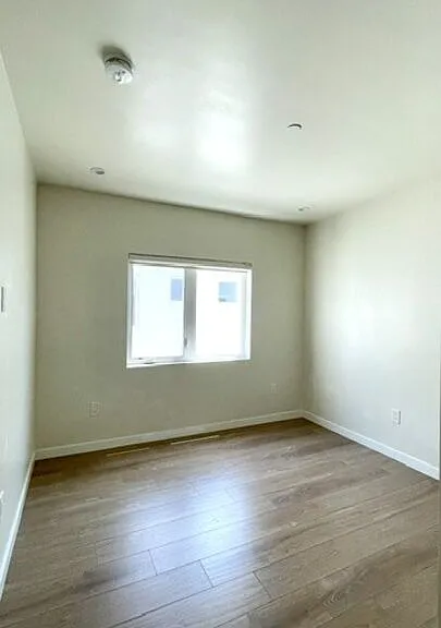 5230 1/2 Satsuma Ave — Photo 26
