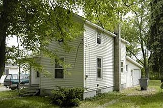 1st image of 17 Forest St