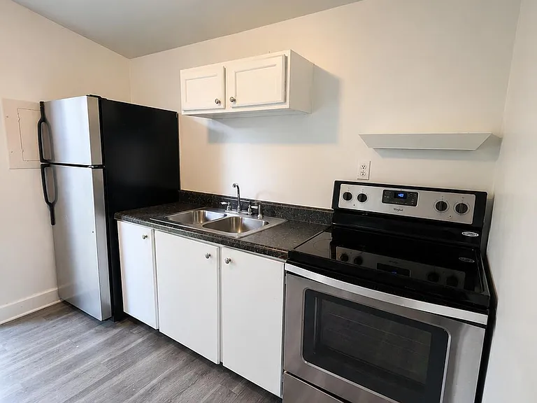 4803 Lexington Ave #B — Photo 4