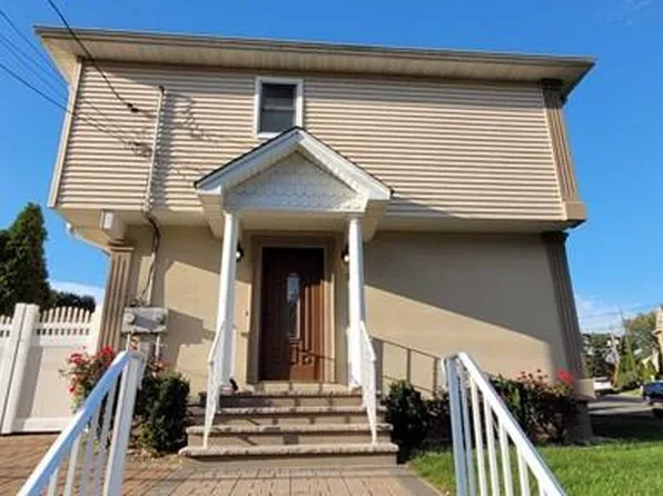 2 Roth St, Elmwood Park, NJ 07407