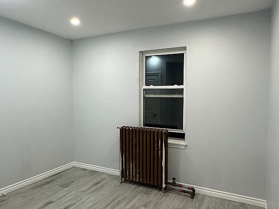 4th image of 4 Elora St N #3