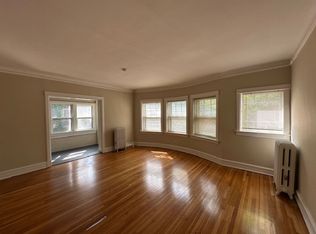 $2025-Huge 3 Bd/1 Ba with Heat **HALF OFF FIRST MONTH**, Milwaukee, WI 53211