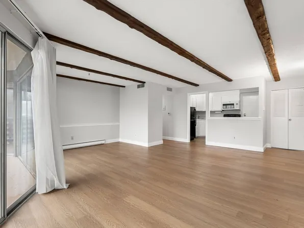 53 Melrose St APT 2B, Melrose, MA 02176