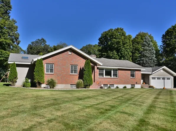 48 Border Rd, Reading, MA 01867