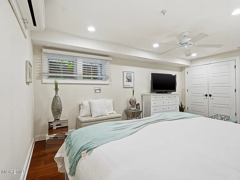 25 Surf Ave #1C — Photo 24