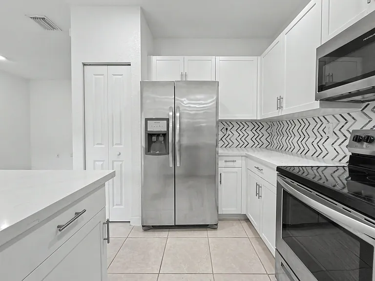 2644 SE 15th Ct — Photo 10