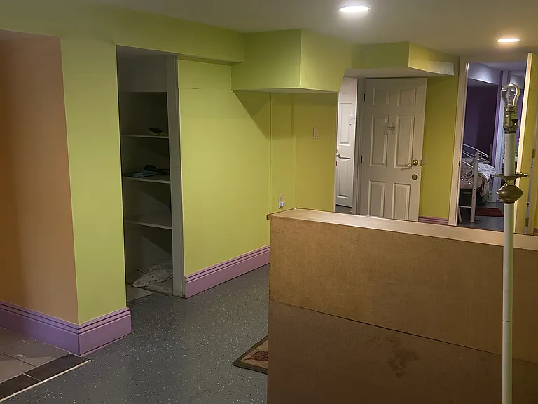 253 Manhattan Ave — Photo 5