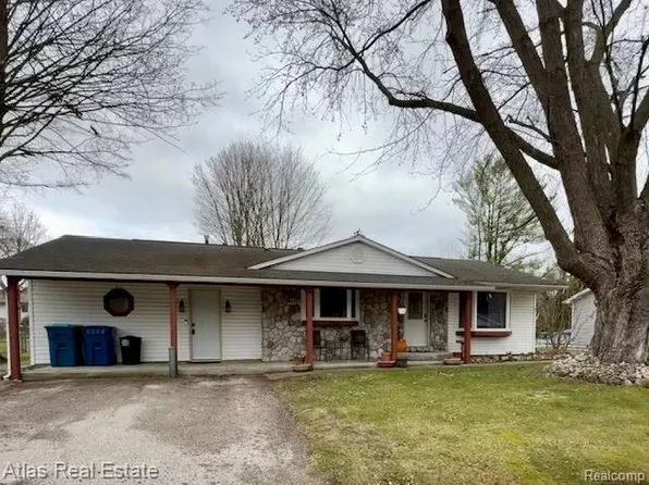 738 Richard St, Vassar, MI 48768