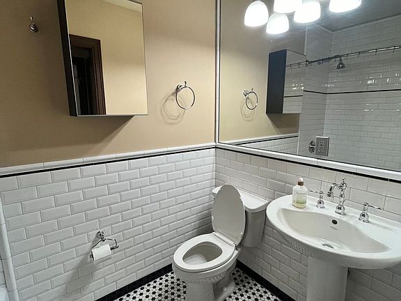 4th image of 18 Galer St APT 301