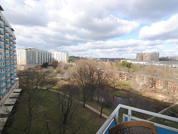 2nd image of 10201 Grosvenor Pl APT 918