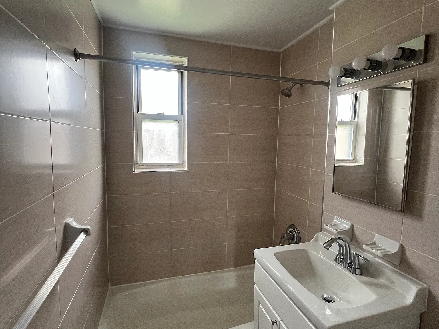 221-07 67th Avenue — Photo 3