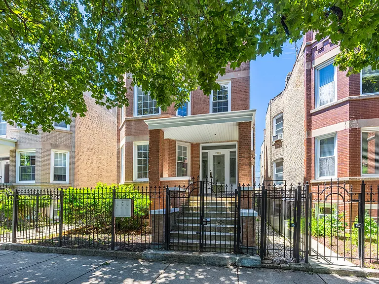 2110 N Avers Ave — Photo 12