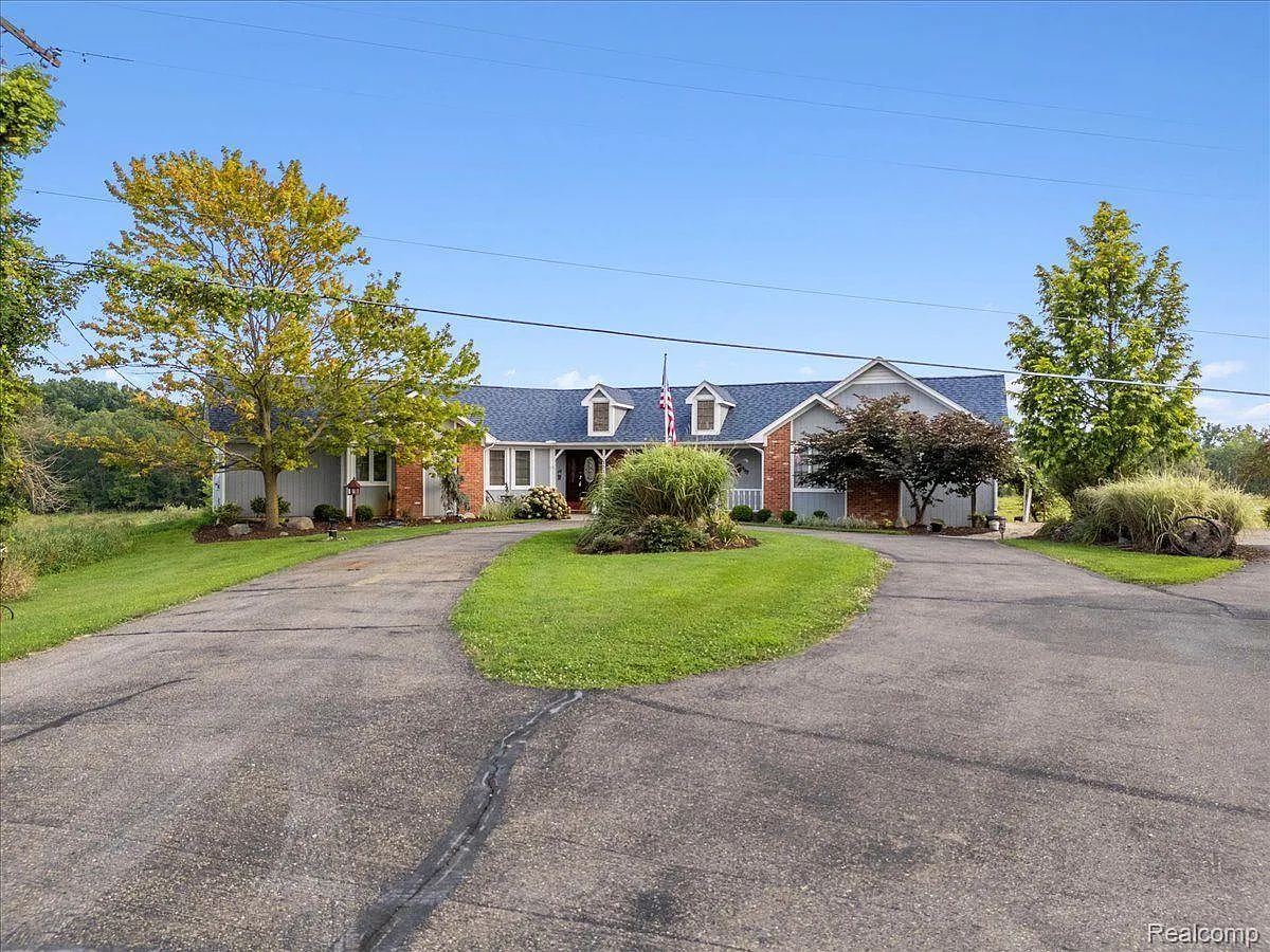 3335 W Marr Rd photo 1